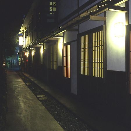 Отель Hatago Ichinoyu Хаконе Экстерьер фото